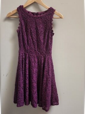 City Studio Purple Lace Sleeveless Mini Dress
Juniors Size 1